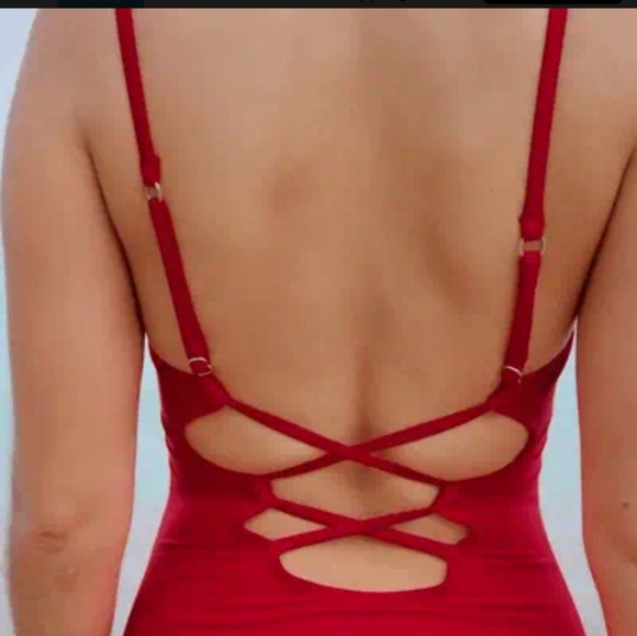 Cupshe Red Ruffled Sweetheart Neckline Long Torso One Piece Swimsuit Size LT - Picture 7 of 12